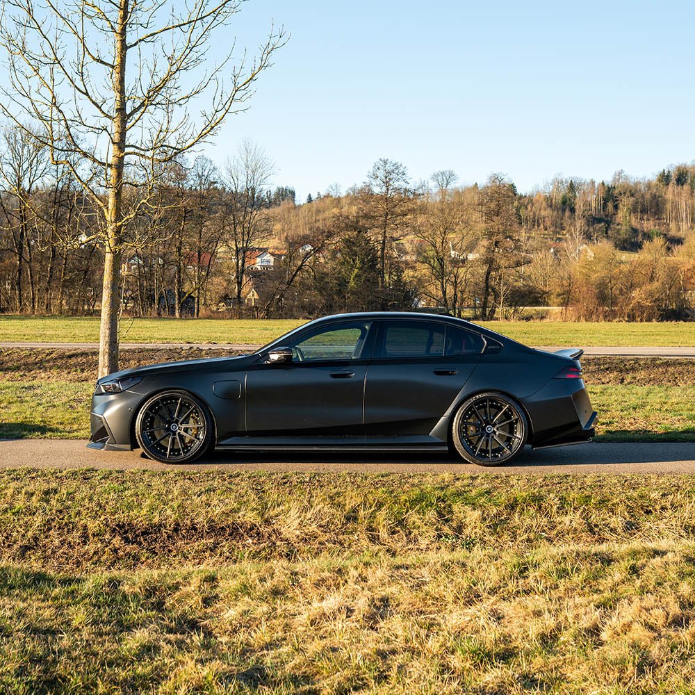 BMW-G90-M5-CARBON-FIBRE-FULL-KIT-CT-DESIGN-9.jpg