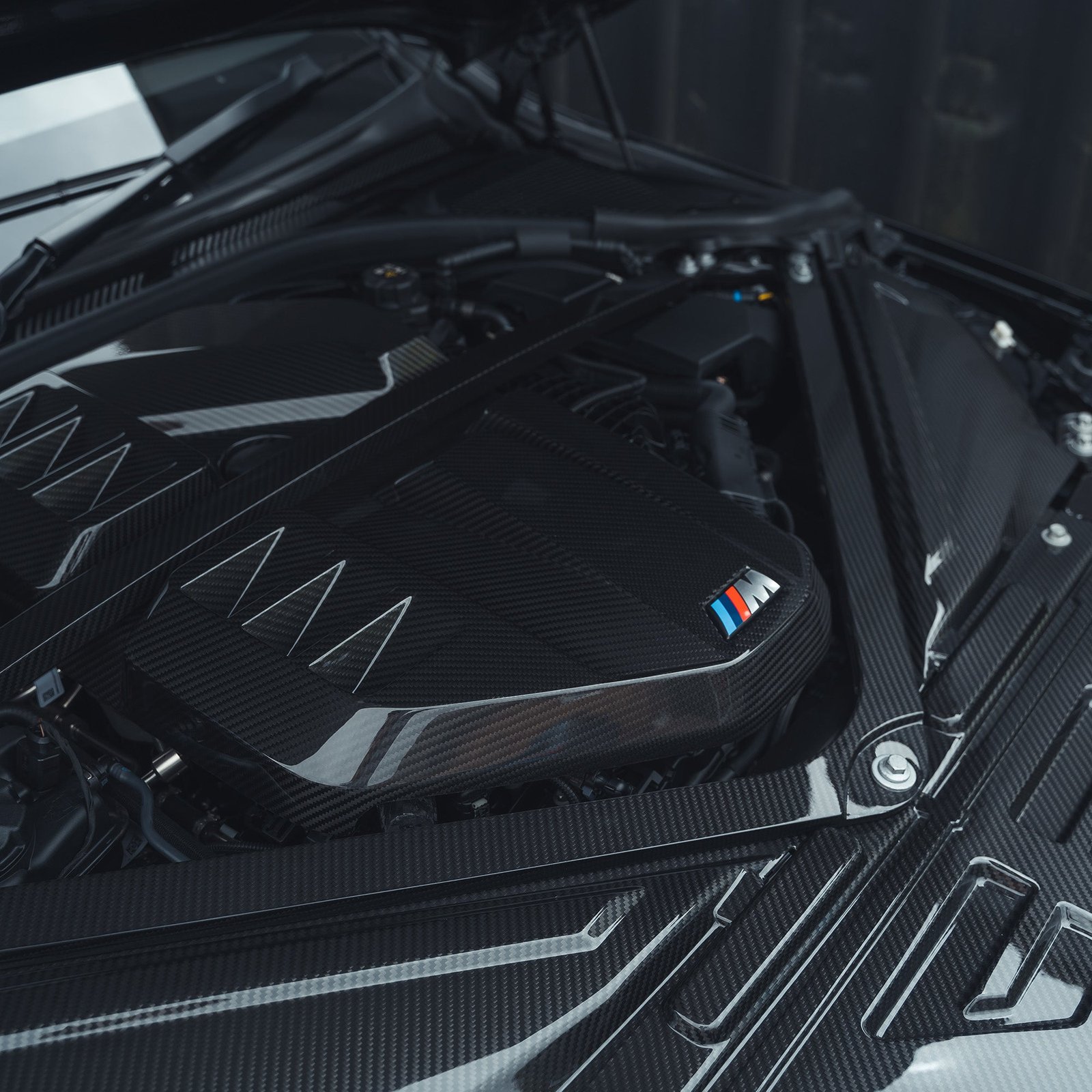 BMW-M2-M3-M4-G87G80G81G82G83-CARBON-FIBRE-ENGINE-COVER-14.jpg