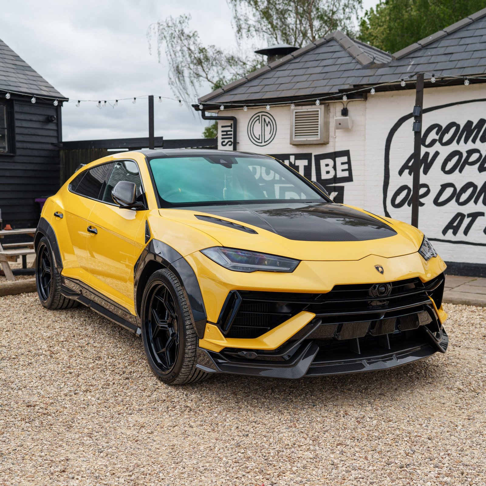 LAMBORGHINI URUS PERFORMANTE FULL CARBON FIBRE KIT - CT DESIGN