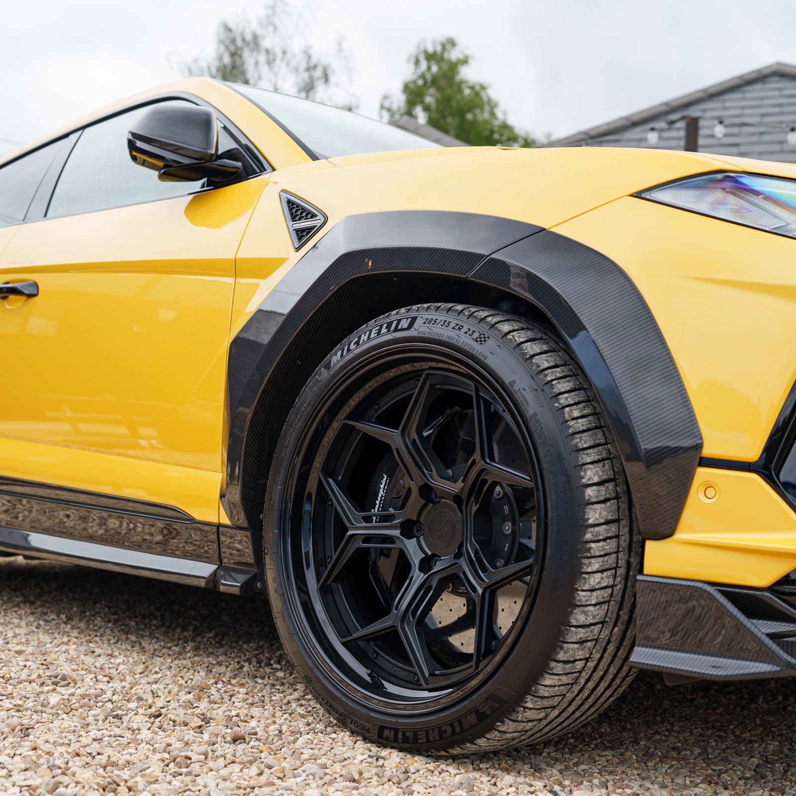 LAMBORGHINI URUS PERFORMANTE CARBON FIBRE ARCHES - CT DESIGN