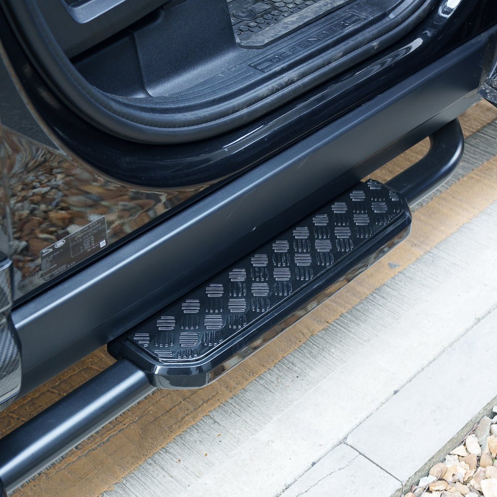 Defender_110_Web_CT_Carbon_080426_07.jpg