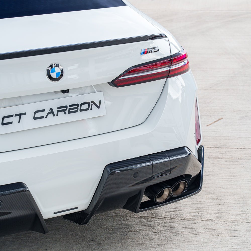 G90_M5_Saloon_MP_Kit_web_CT_Carbon_050925_07.jpg
