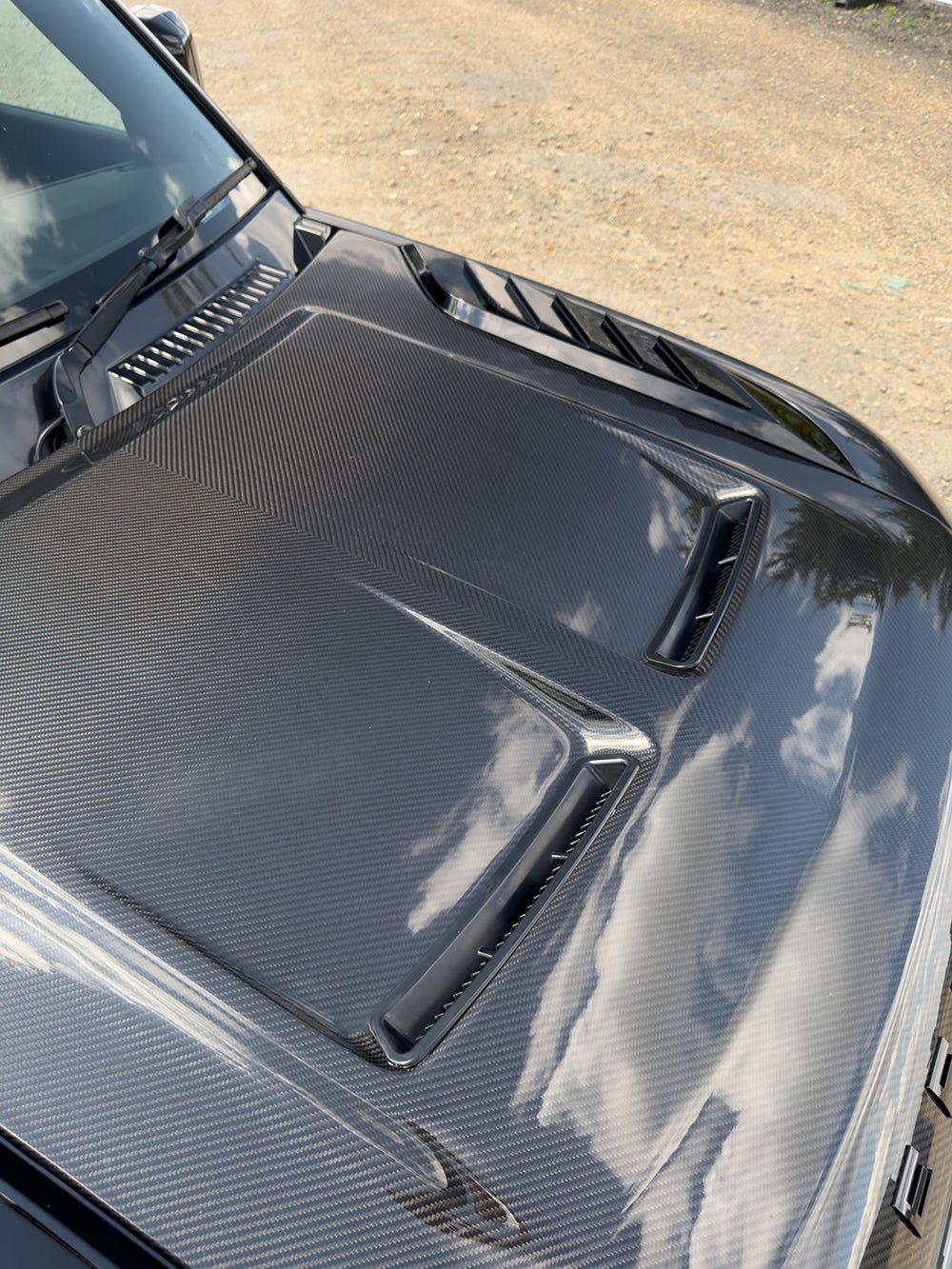 LAND-ROVER-DEFENDER-L663-90110130-CARBON-FIBRE-SV-STYLE-HOODBONNET-10.jpg