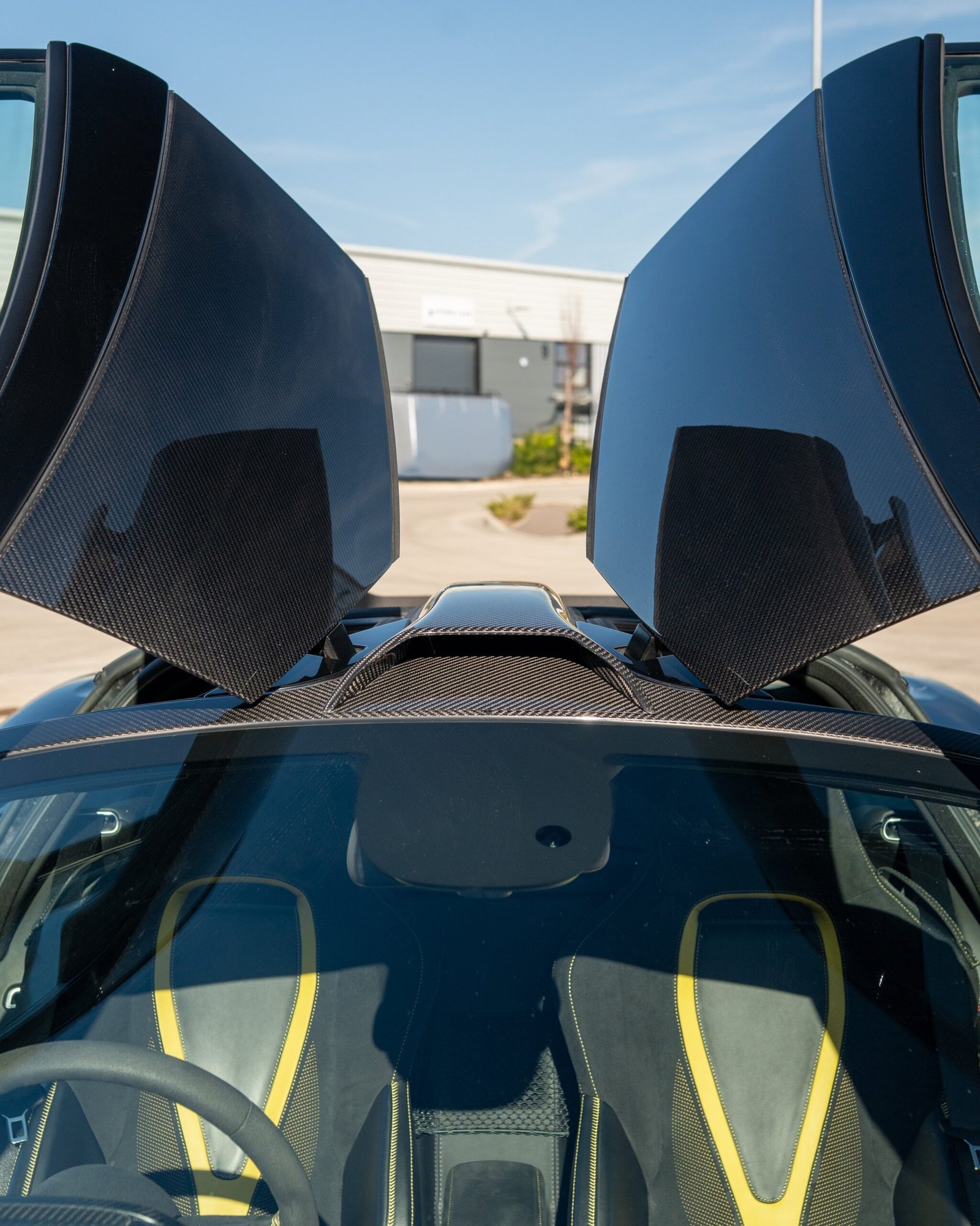 MCLAREN-720S-CARBON-FIBRE-ROOF-SCOOP-CT-DESIGN-3.jpg