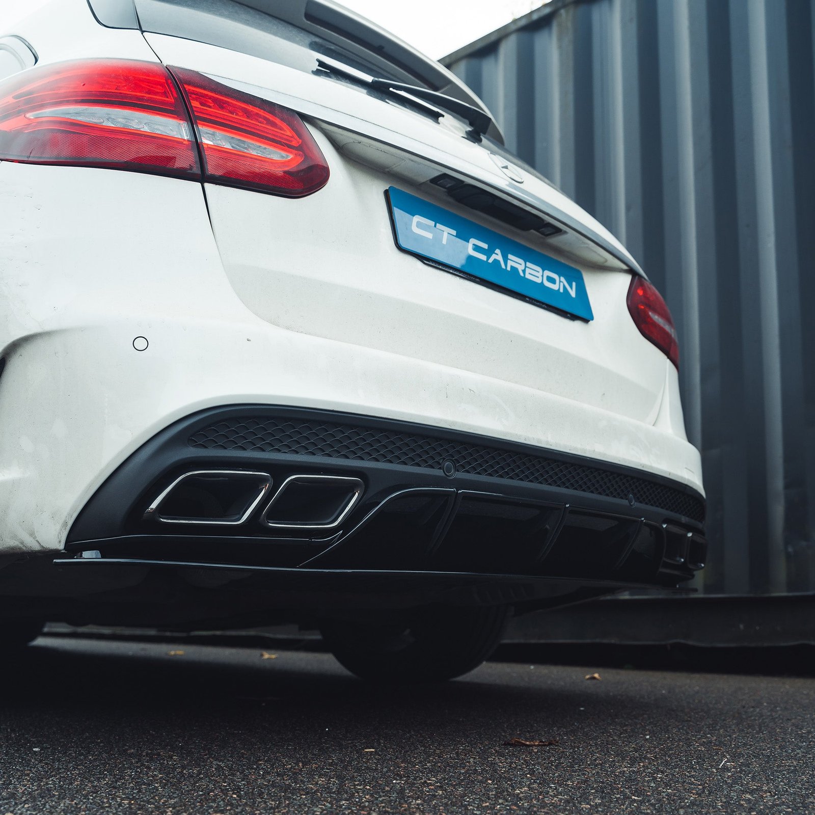 MERCEDES-C-CLASS-SALOONESTATE-W205-GLOSS-BLACK-DIFFUSER-BLACK-TIPS-4.jpg