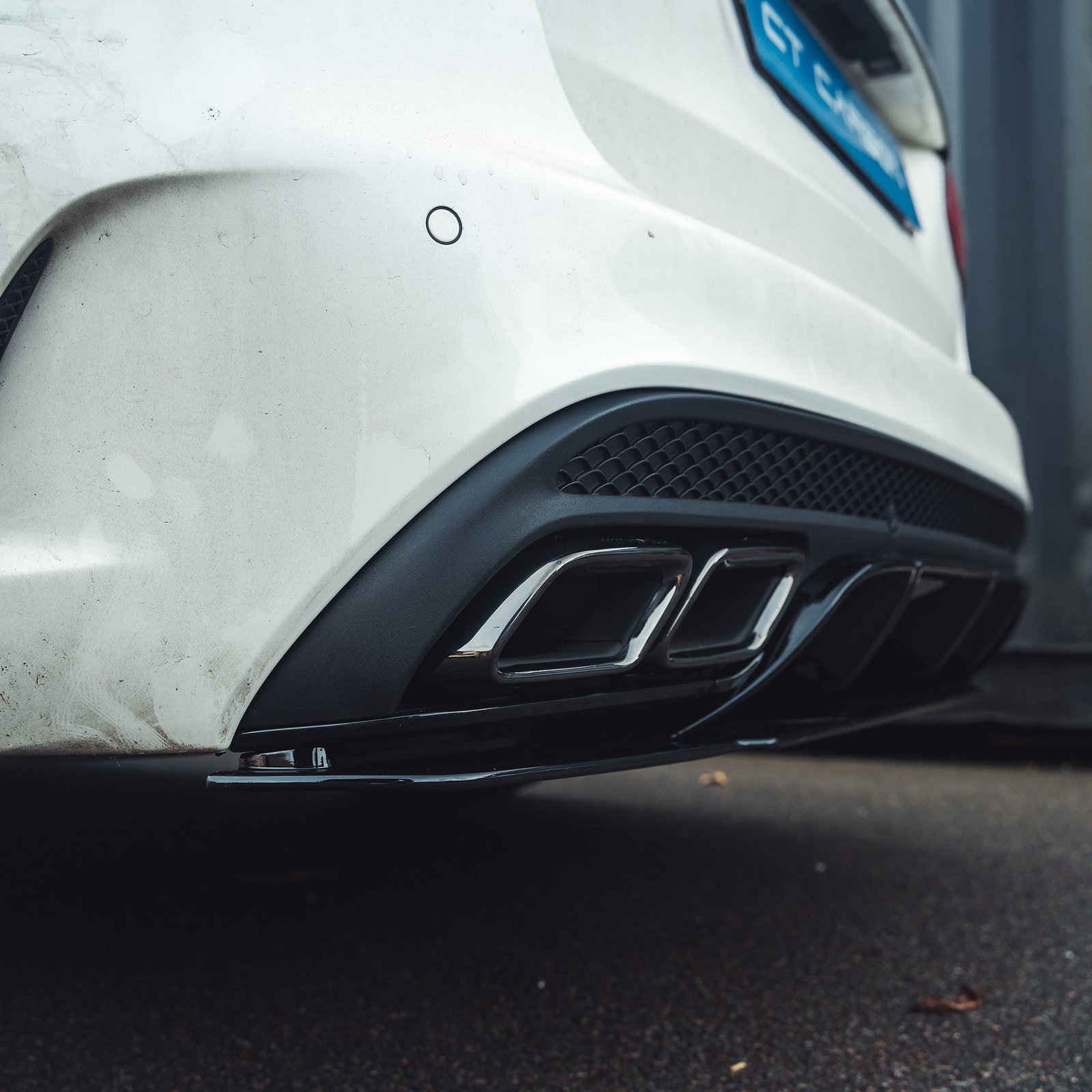 MERCEDES-C-CLASS-SALOONESTATE-W205-GLOSS-BLACK-DIFFUSER-BLACK-TIPS-6.jpg