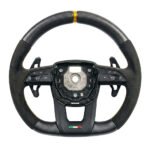 Urus_Steering_Wheel_1x1_web_CT_Carbon_150126_01.jpg